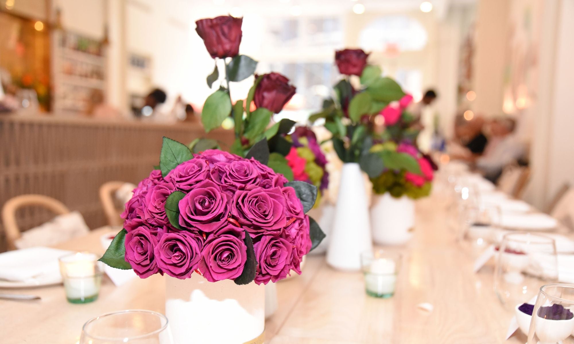 Venus et Fleur Roses Fit For a Wedding Table