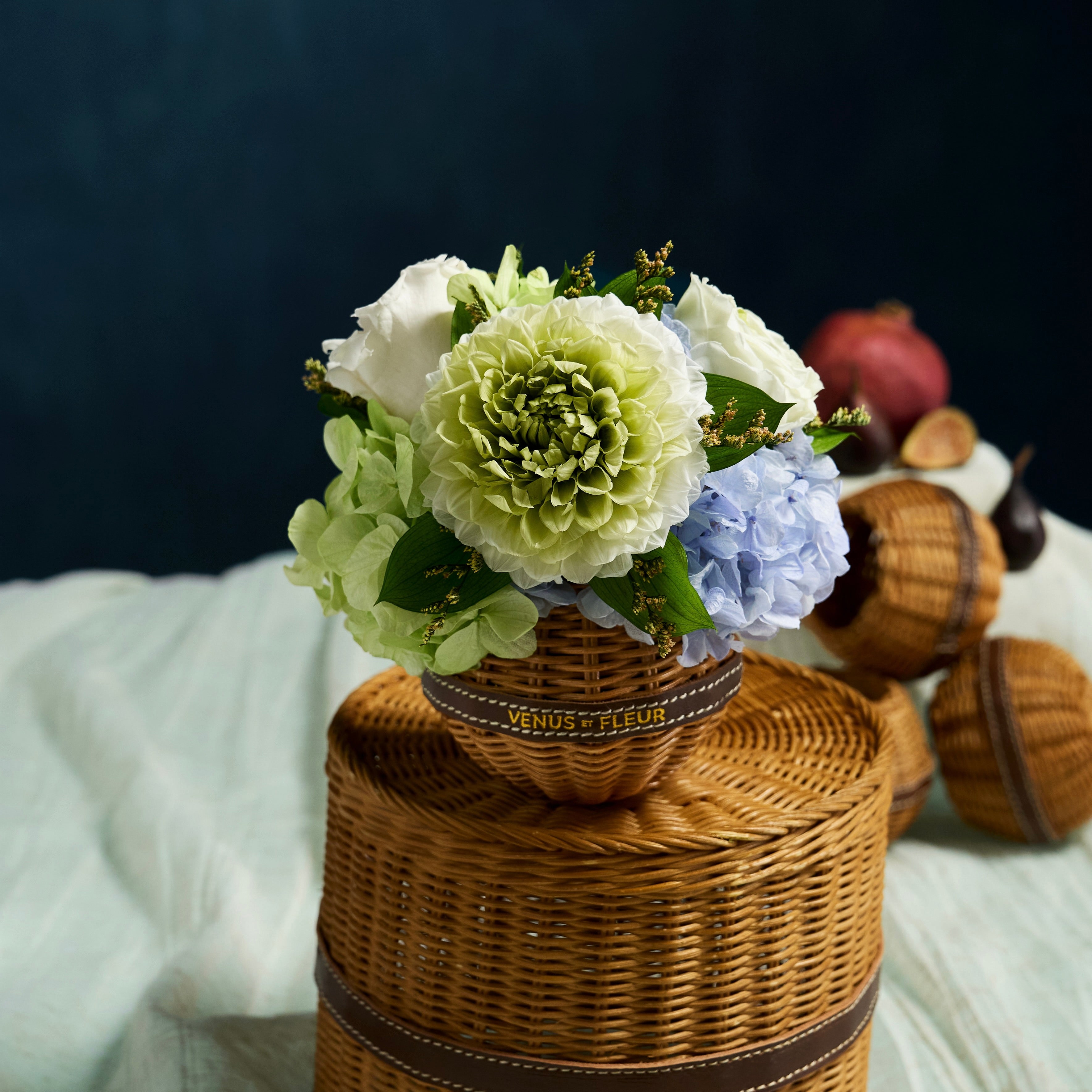 Wicker Mixed Globe 9