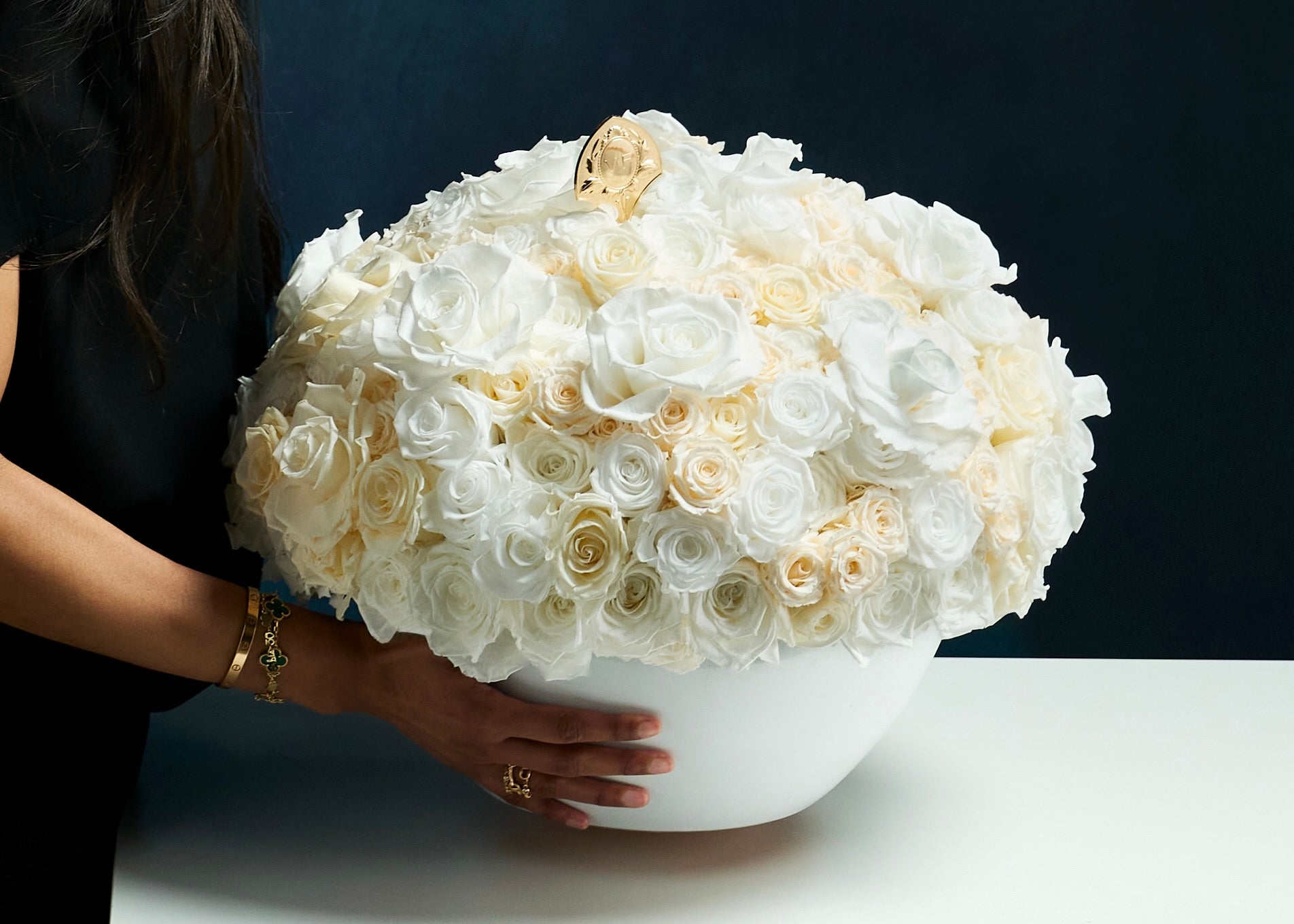 Floral Letter Z in Flowers with Eternity Roses | Venus et Fleur