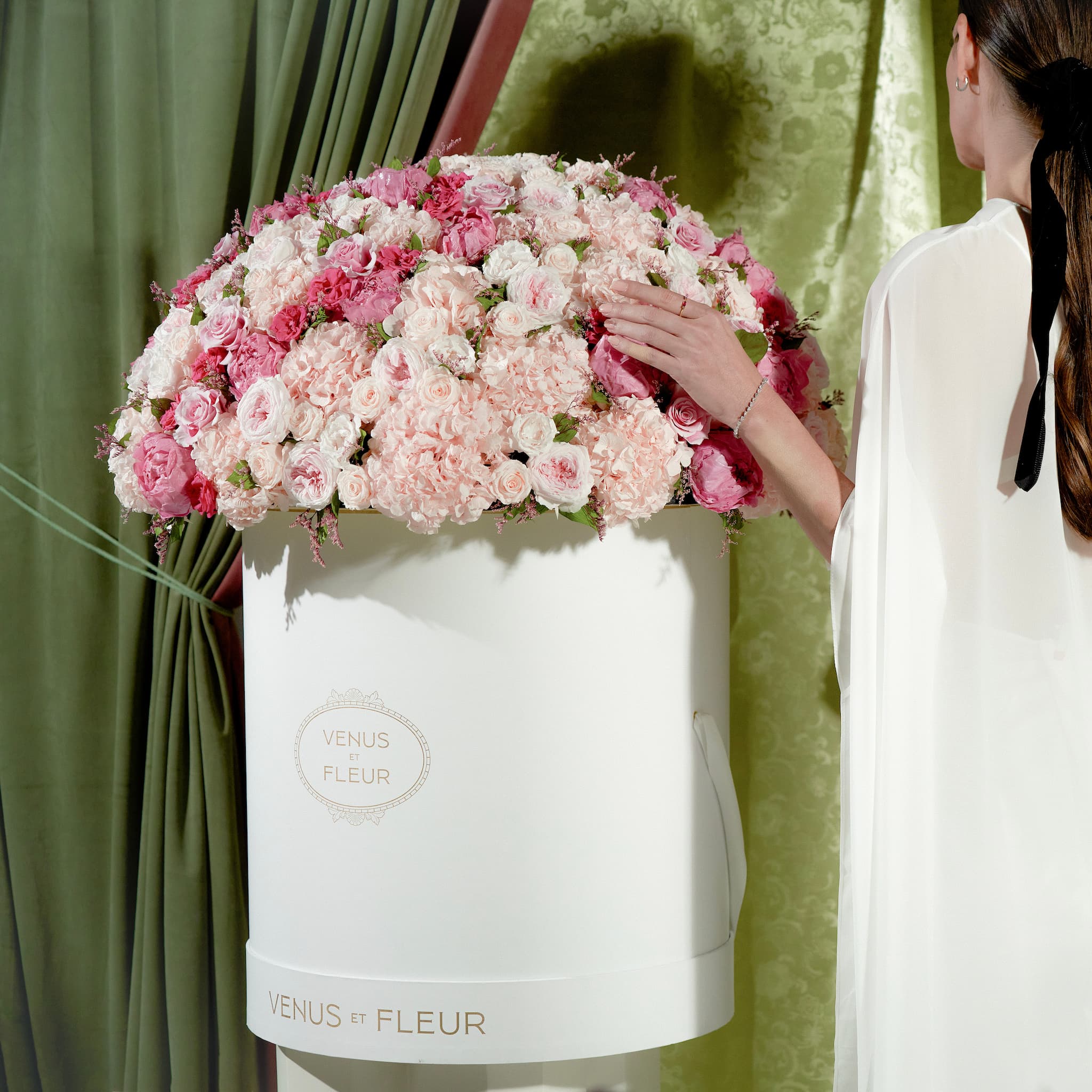 image-with-thumbnail description