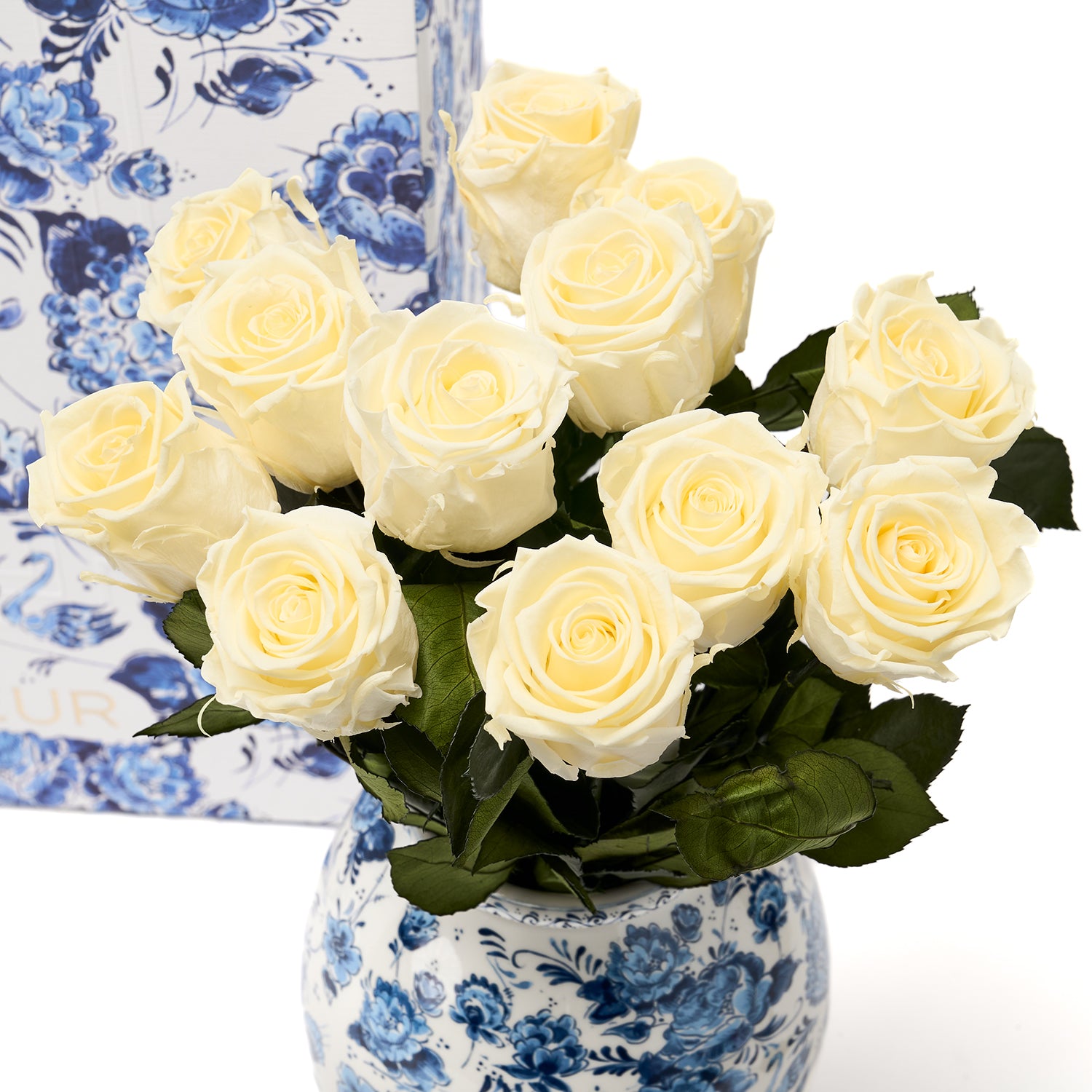 Delft Jardin Bleu Amphora Vase with 12 Long-Stem Roses | Venus et