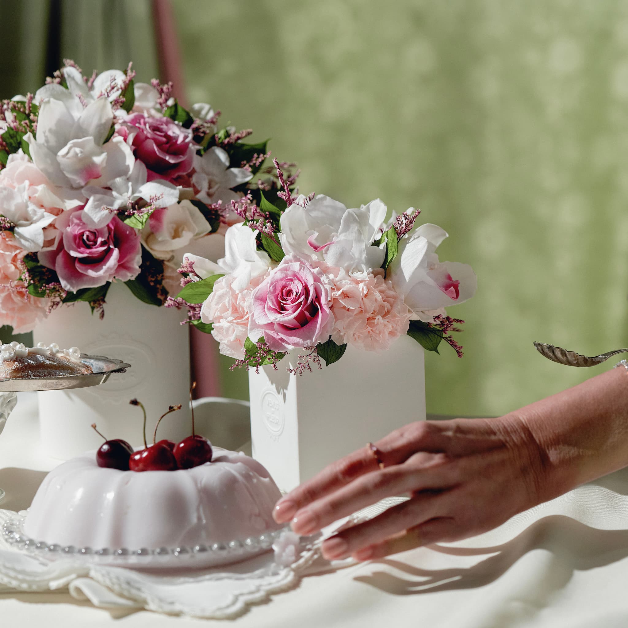 image-with-thumbnail description 