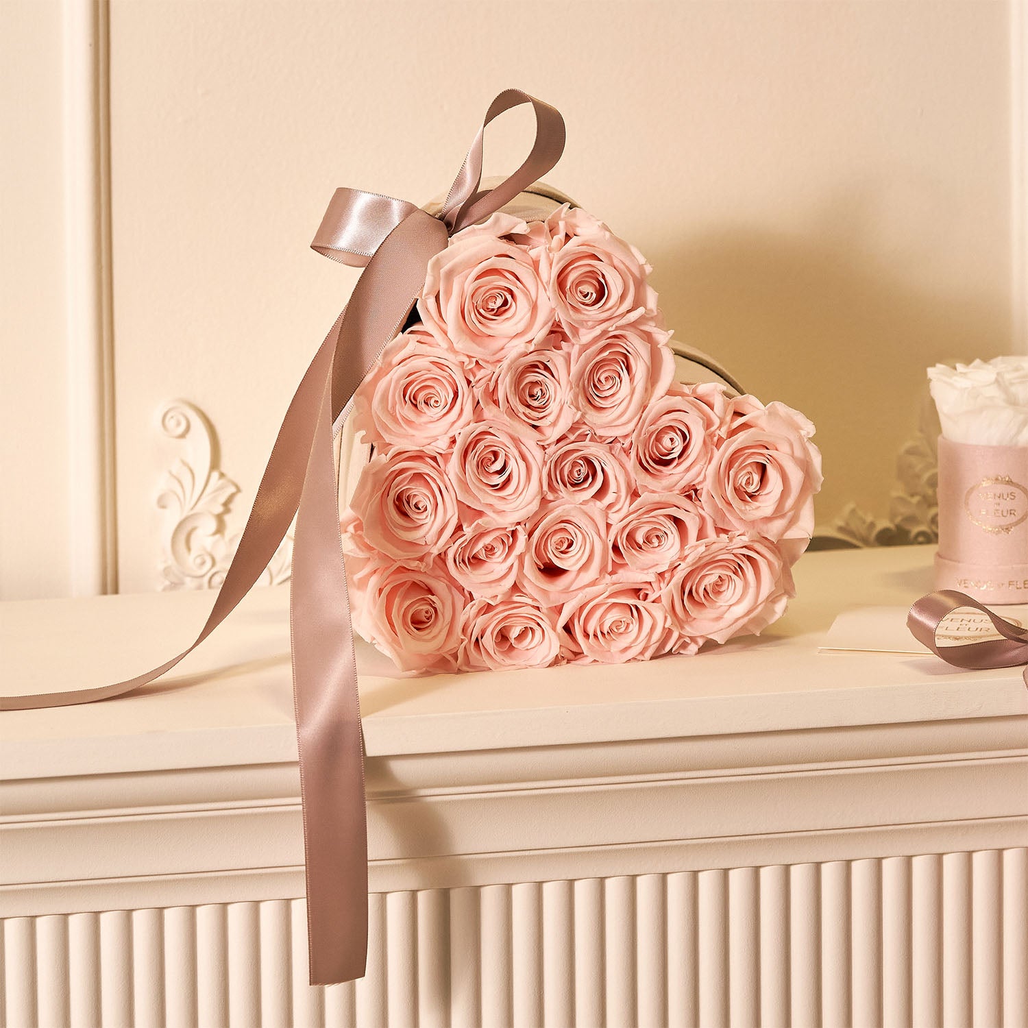 Small Heart Cream Box with Eternity Roses | Venus et Fleur