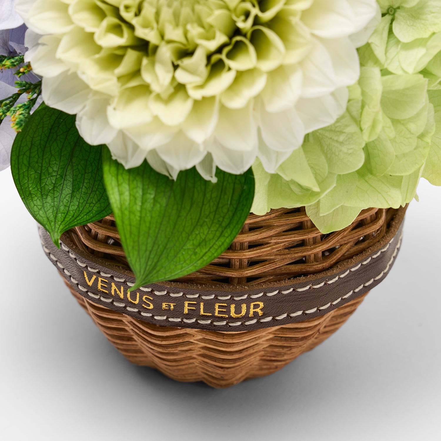 Wicker Mixed Globe 3
