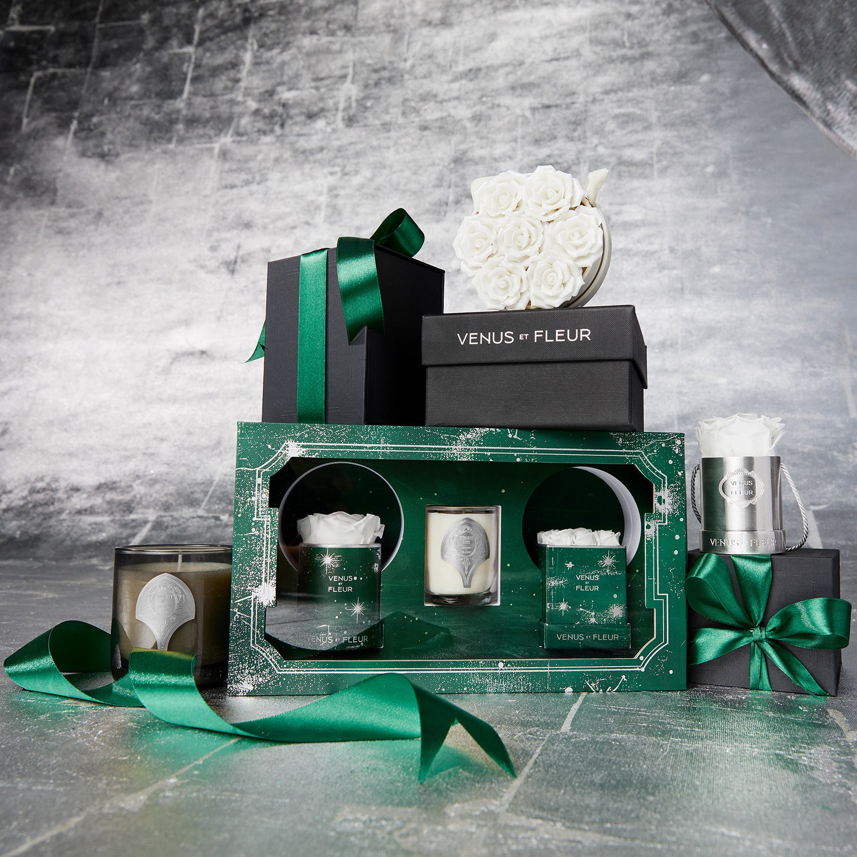 BAISER ベーゼ EN FLEUR 限定BOX Mini Letter Z in Flowers with Eternity Roses | Venus et Fleur