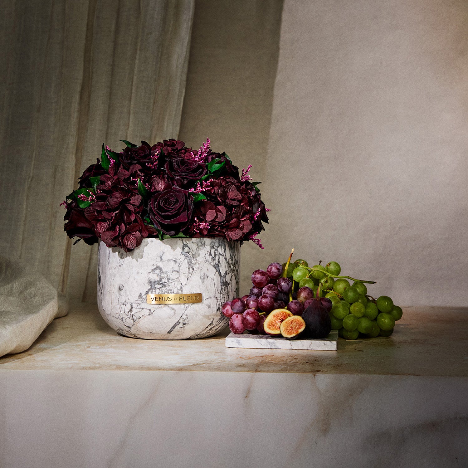 Gia Marble Vase with Eternity Roses & Hydrangeas | Venus et Fleur