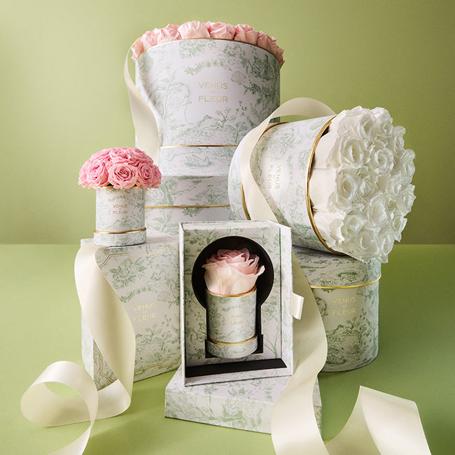 Large Square Black Suede Box with Eternity Roses | Venus et