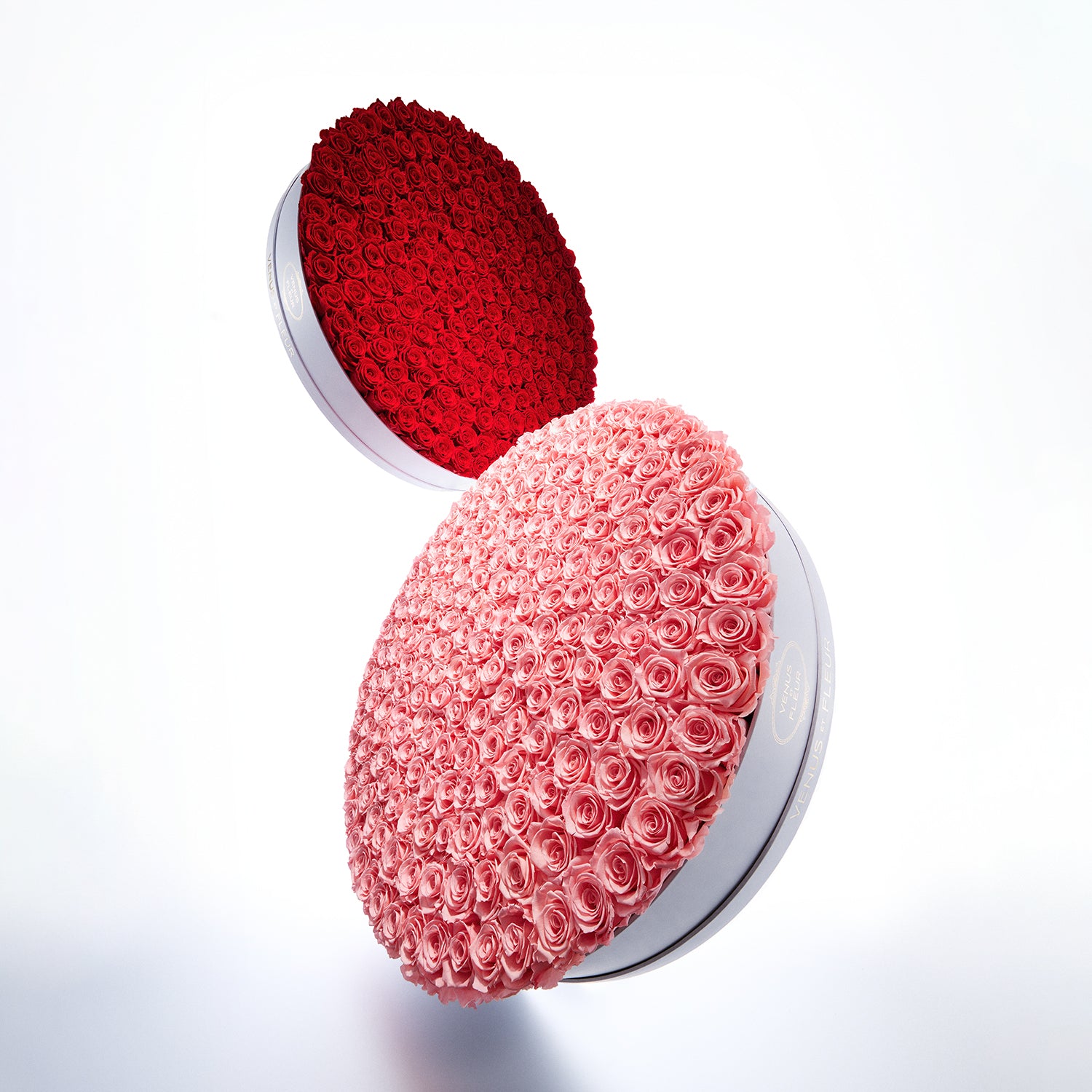 Round Grandiose White Box with Eternity Flowers | Venus et Fleur