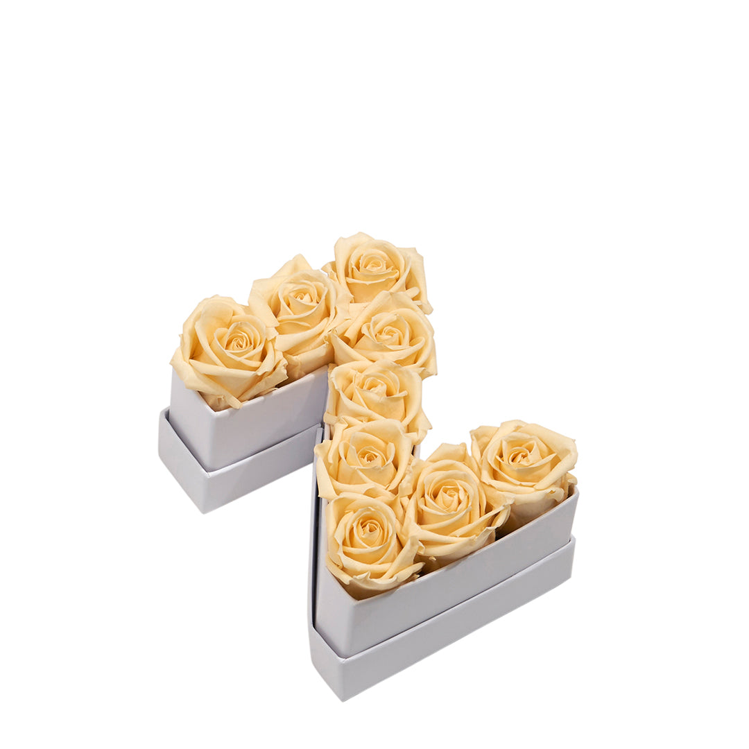 Mini Letter Z in Flowers with Eternity Roses | Venus et Fleur