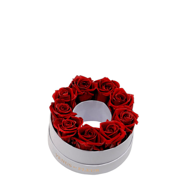 Mini Letter O in Flowers with Eternity Roses | Venus et Fleur